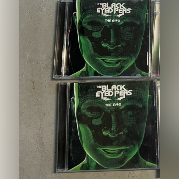 2 CD’s Black Eyed Peas - Picture 1 of 1